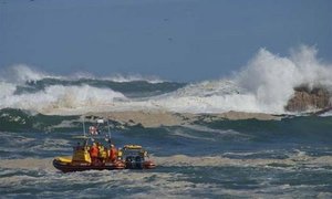 Full Moon Spring Tide warning of strong rip currents 